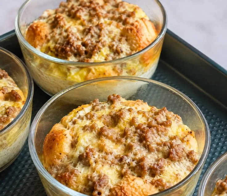 High protein biscuits and gravy breakfast bowls for easy meal prep